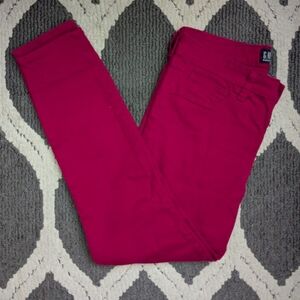 GAP Deep Pink Super Comfortable Denim Leggings Size 6/28 Looks Awesome!